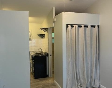 275 Nw 32nd Street - Photo Thumbnail 3