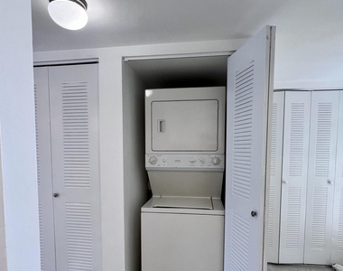 5200 Nw 31st Avenue - Photo Thumbnail 3