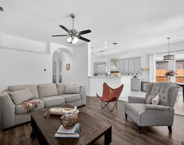 1507 Hunters Creek Drive - Photo Thumbnail 7