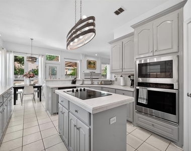 1507 Hunters Creek Drive - Photo Thumbnail 9