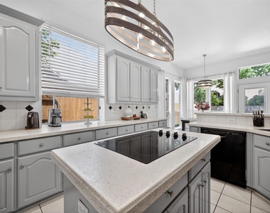 1507 Hunters Creek Drive - Photo Thumbnail 11