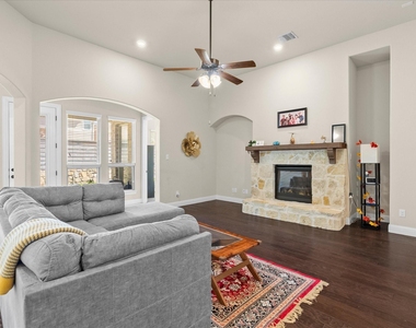 4704 Bonfire Way - Photo Thumbnail 6