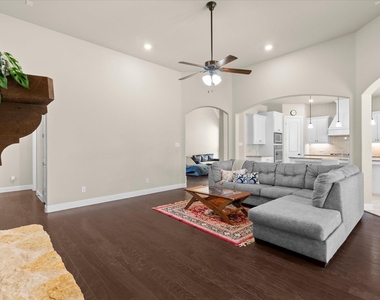4704 Bonfire Way - Photo Thumbnail 8