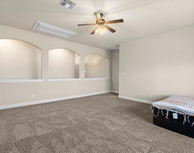 4704 Bonfire Way - Photo Thumbnail 24