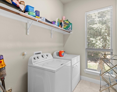 4704 Bonfire Way - Photo Thumbnail 14