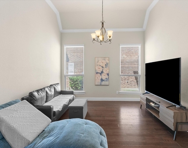 4704 Bonfire Way - Photo Thumbnail 4