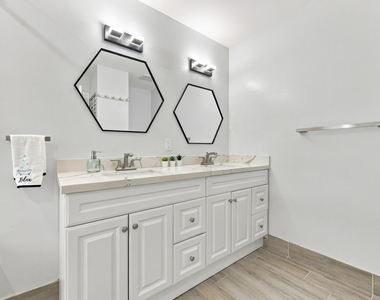 7930 Rockport Circle - Photo Thumbnail 31