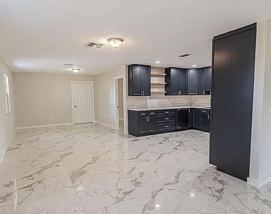 2312 N 42nd Street - Photo Thumbnail 2