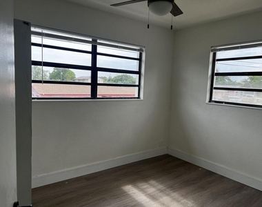 1197 W 35th Street - Photo Thumbnail 4