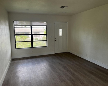 1197 W 35th Street - Photo Thumbnail 5