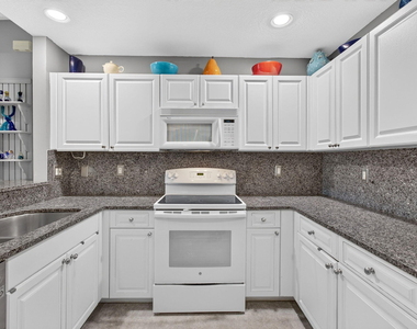 12418 Crystal Pointe Drive - Photo Thumbnail 24