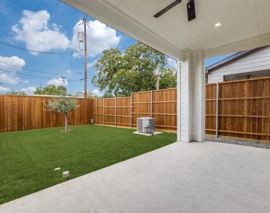 7805 Denton Drive - Photo Thumbnail 10