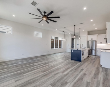 7805 Denton Drive - Photo Thumbnail 5