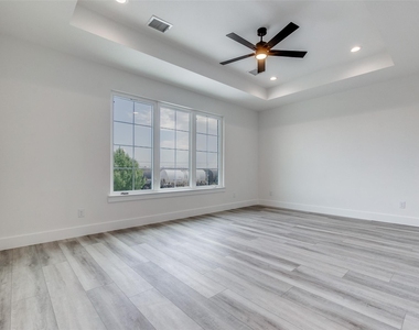 7805 Denton Drive - Photo Thumbnail 7