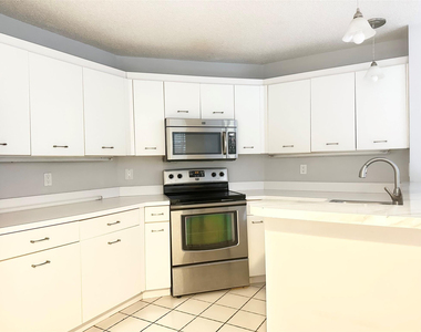 10461 Nw 12th Court - Photo Thumbnail 23