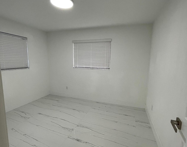 528 N Margaret Court - Photo Thumbnail 27