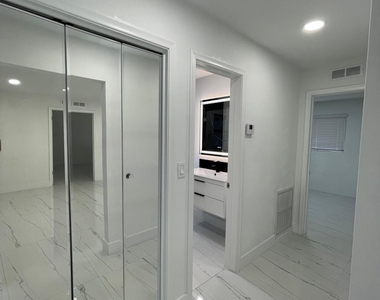 528 N Margaret Court - Photo Thumbnail 23