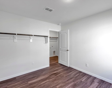 625 Whitworth Street - Photo Thumbnail 9