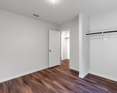 625 Whitworth Street - Photo Thumbnail 10