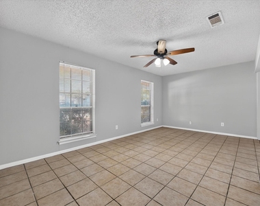4902 Inverness Avenue - Photo Thumbnail 4
