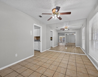 4902 Inverness Avenue - Photo Thumbnail 8