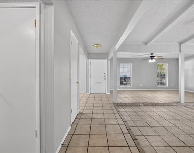 4902 Inverness Avenue - Photo Thumbnail 2