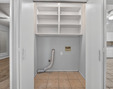 4902 Inverness Avenue - Photo Thumbnail 13