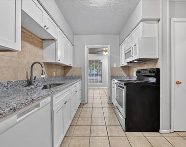 4902 Inverness Avenue - Photo Thumbnail 10