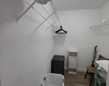 3402 Gardens E Drive - Photo Thumbnail 9