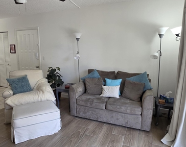 3402 Gardens E Drive - Photo Thumbnail 3