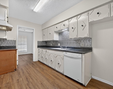 4900 Inverness Avenue - Photo Thumbnail 11