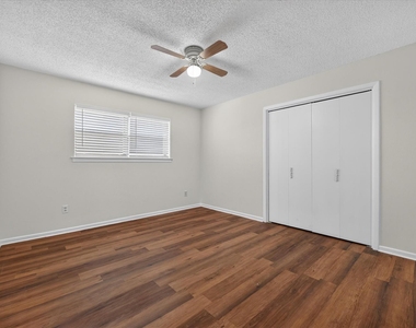 4900 Inverness Avenue - Photo Thumbnail 18