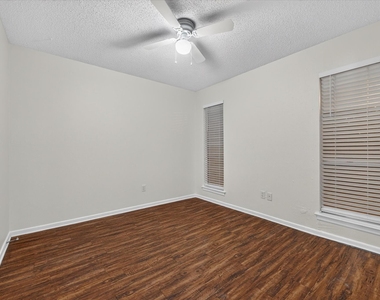 4900 Inverness Avenue - Photo Thumbnail 17