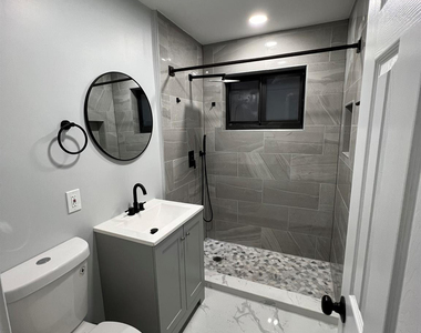 285 Ne 43rd Street - Photo Thumbnail 11