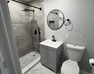 285 Ne 43rd Street - Photo Thumbnail 9