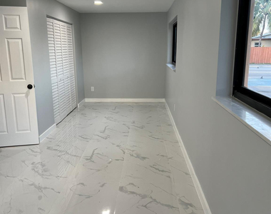 285 Ne 43rd Street - Photo Thumbnail 10