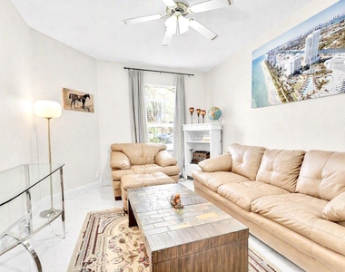 13620 Folkestone Court W - Photo Thumbnail 5