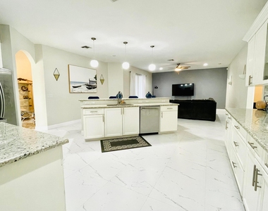 13620 Folkestone Court W - Photo Thumbnail 11