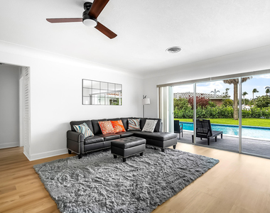 1250 Se 10th Street - Photo Thumbnail 9