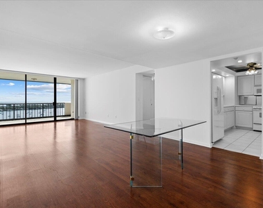 5200 N Flagler Drive - Photo Thumbnail 3