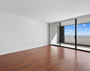 5200 N Flagler Drive - Photo Thumbnail 4
