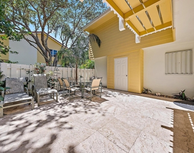 154 Seabreeze Circle - Photo Thumbnail 3
