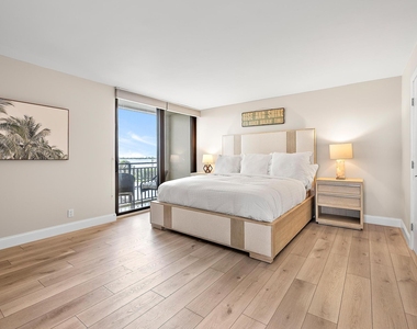 5460 N Ocean Drive - Photo Thumbnail 12