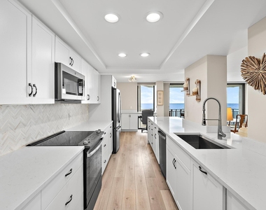 5460 N Ocean Drive - Photo Thumbnail 2