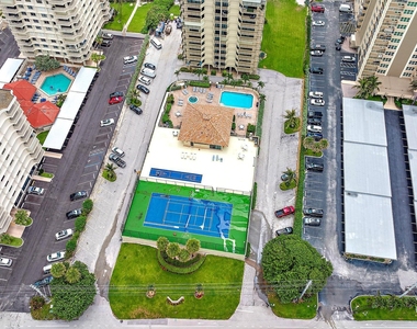 5460 N Ocean Drive - Photo Thumbnail 21