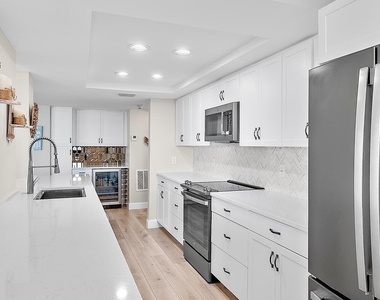 5460 N Ocean Drive - Photo Thumbnail 3