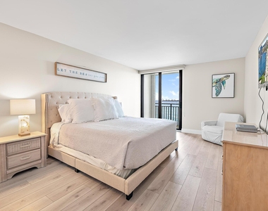 5460 N Ocean Drive - Photo Thumbnail 17