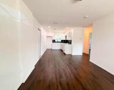 1418 N 16th Street - Photo Thumbnail 6