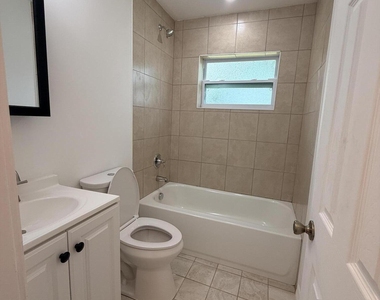 1418 N 16th Street - Photo Thumbnail 5