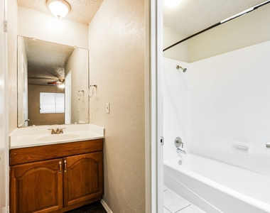 218 Long Shadow Lane - Photo Thumbnail 12